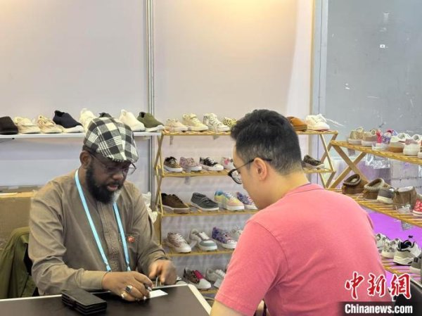 配资炒股最简单三个步骤 广交会观察：进口展区港澳创意产品人气旺